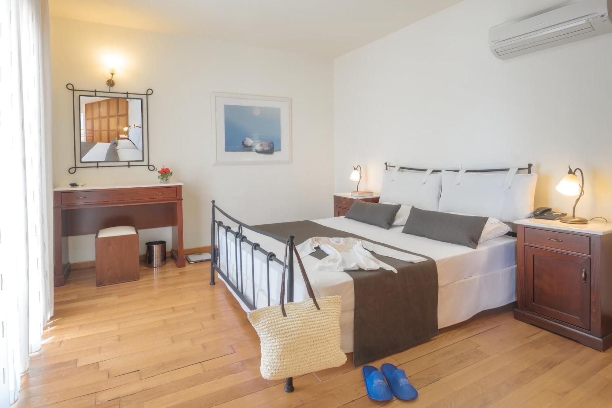 Miramare Resort & Spa Ayos Nikolaos Dış mekan fotoğraf